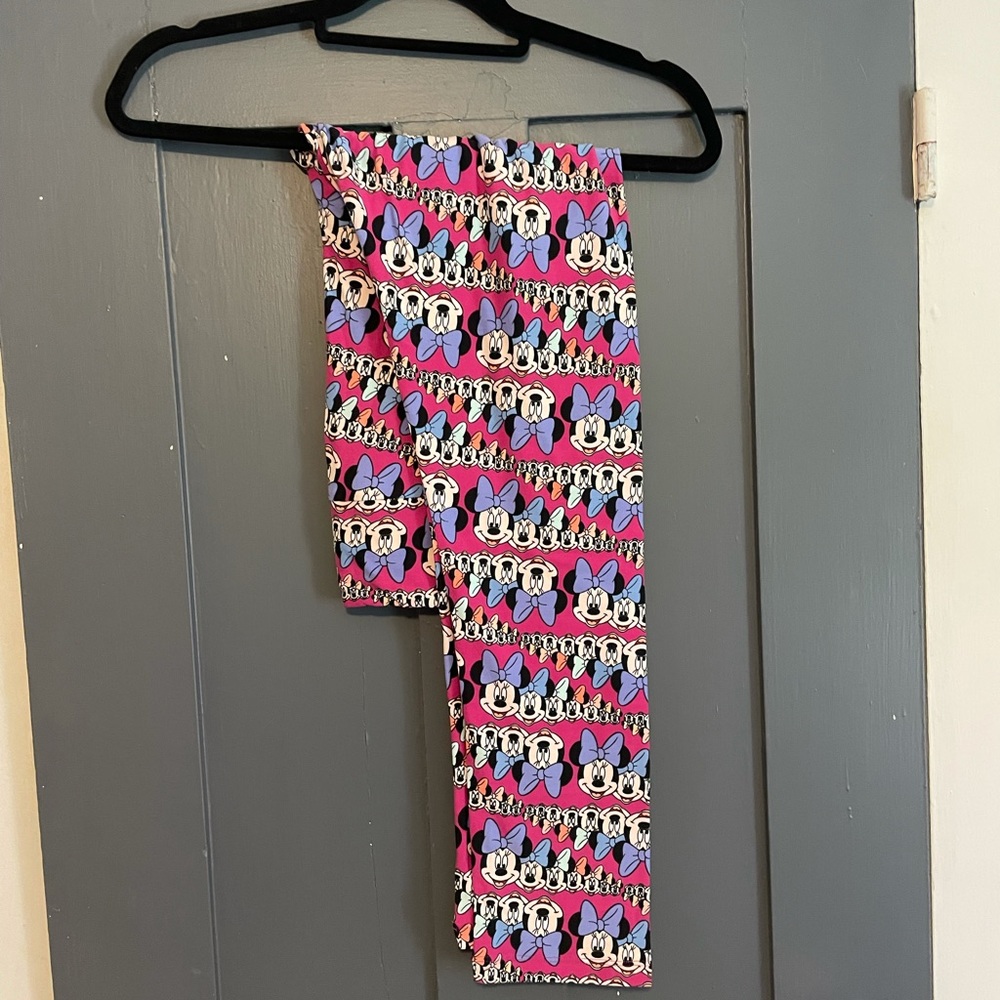 Never worn Lularoe Disney leggings TC Minnie Mouse